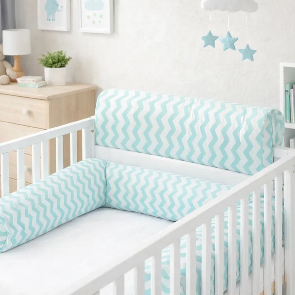 LEANBE Bettkantenschutz 70x20x14 cm + Bettschlange 150x15 cm – Türkis-Weiß Chevron