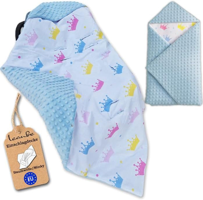 LEANBE Einschlagdecke Babydecke für Babyschale und Kinderwagen 86x86 cm – Baumwolle & Minky Blau / Kronen