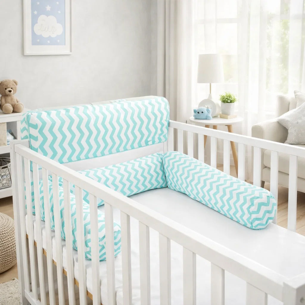 LEANBE Bettkantenschutz 70x20x14 cm + Bettschlange 150x15 cm – Türkis-Weiß Chevron